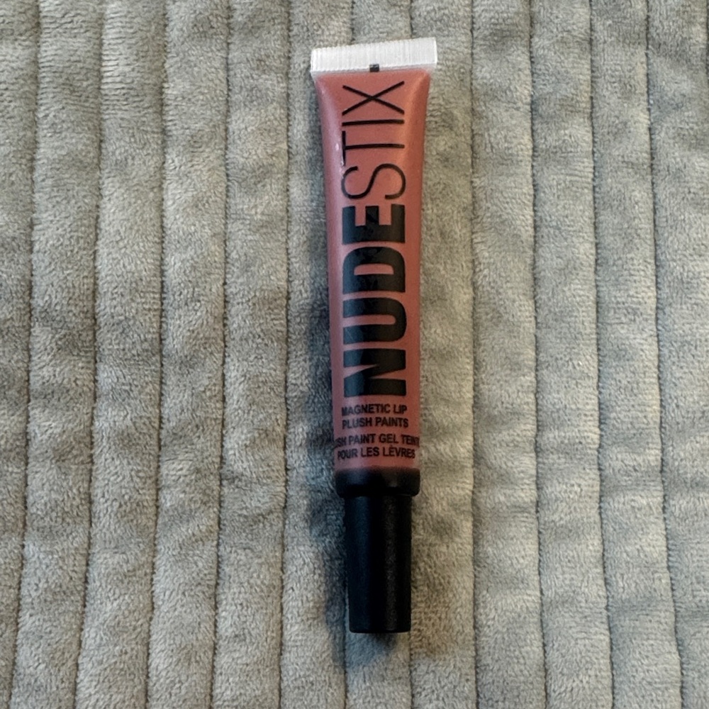 NEW NUDESTIX Magnetic Lip Plush Paints - Bahama Mama